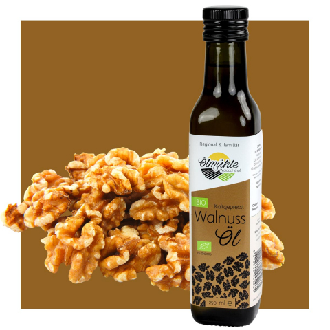 BIO Walnussöl in der Glasflasche